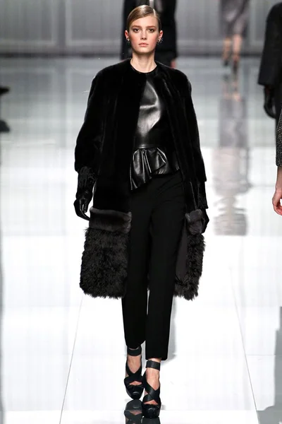 Look 9